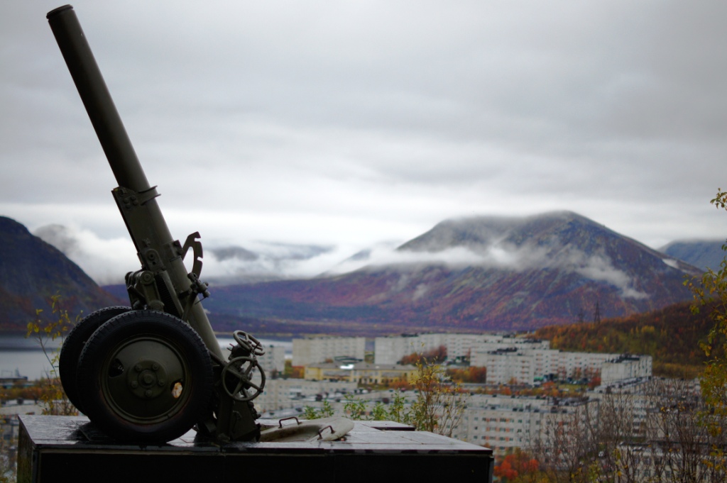 памятник борцам с лавинами